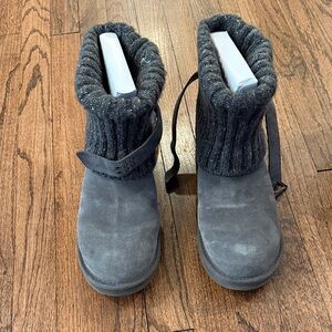 UGG W Cambridge Gray Suede Knit Cuff Short Boots - Size 9